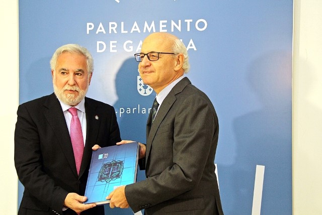 O fiscal superior de Galicia entrega a Memoria de 2015 ao presidente do Parlamento